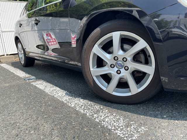 ボルボ Ｖ６０ ラグジュアリー エディション 茨城県 2014(平26)年 3.2万km エンバーブラックメタリック 保証書　/取扱説明書　/純正ナビ　/前後ドラレコ/レーダー探知機　/ＥＴＣ　/Ｂｌｕｅｔｏｏｔｈ　/バックカメラ　/レザーシート/D/N席パワーシート・シートヒーター/D席シートメモリー　/レーダークルーズコントロール　/レーンアシスト/衝突軽減システム　/純正ＡＷ　/盗難防止
