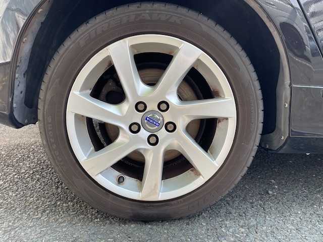 ボルボ Ｖ６０ ラグジュアリー エディション 茨城県 2014(平26)年 3.2万km エンバーブラックメタリック 保証書　/取扱説明書　/純正ナビ　/前後ドラレコ/レーダー探知機　/ＥＴＣ　/Ｂｌｕｅｔｏｏｔｈ　/バックカメラ　/レザーシート/D/N席パワーシート・シートヒーター/D席シートメモリー　/レーダークルーズコントロール　/レーンアシスト/衝突軽減システム　/純正ＡＷ　/盗難防止