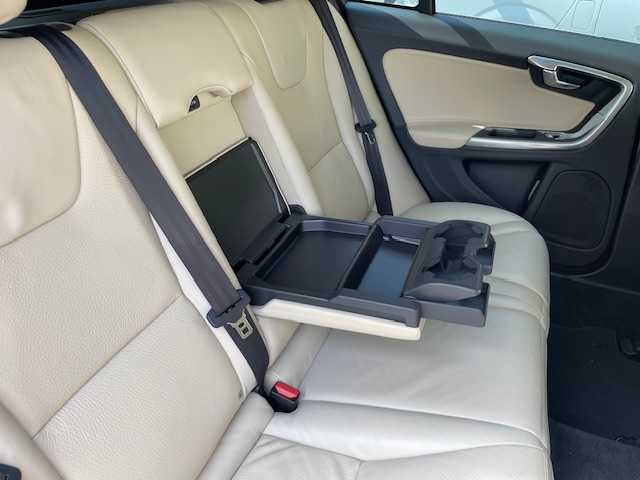 ボルボ Ｖ６０ ラグジュアリー エディション 茨城県 2014(平26)年 3.2万km エンバーブラックメタリック 保証書　/取扱説明書　/純正ナビ　/前後ドラレコ/レーダー探知機　/ＥＴＣ　/Ｂｌｕｅｔｏｏｔｈ　/バックカメラ　/レザーシート/D/N席パワーシート・シートヒーター/D席シートメモリー　/レーダークルーズコントロール　/レーンアシスト/衝突軽減システム　/純正ＡＷ　/盗難防止