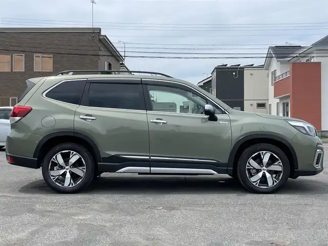 スバル フォレスター ハイブリッド アドバンス 道央・札幌 2021(令3)年 4.1万km ジャスパーグリーンM ４WD/純正ディーラーOPナビ/CD/DVD/BT/フルセグ/アイサイト/衝突被害軽減ブレーキ/横滑り防止装置/レーダークルーズコントロール/レーンキープアシスト/リヤパーキングセンサー/ブラインドスポットモニター/バック/サイド/フロントカメラ/ビルトインETC/ドライブレコーダー/SRH/XMODE/SI-DRIVE/パワーバックドア/前席パワーシート/D席メモリーシート/全席シートヒーター/レザーシート/革巻きステアリング/ステアリングリモコン/パドルシフト/ハンドルヒーター/デジタルインナーミラー/電動パーキング/オートブレーキホールド/プッシュスタート/スマートキー/LEDヘッドライト/オートライト/フォグランプ/電動格納ミラー/ヒーテッドドアミラー/ウィンカーミラー/ドアバイザー