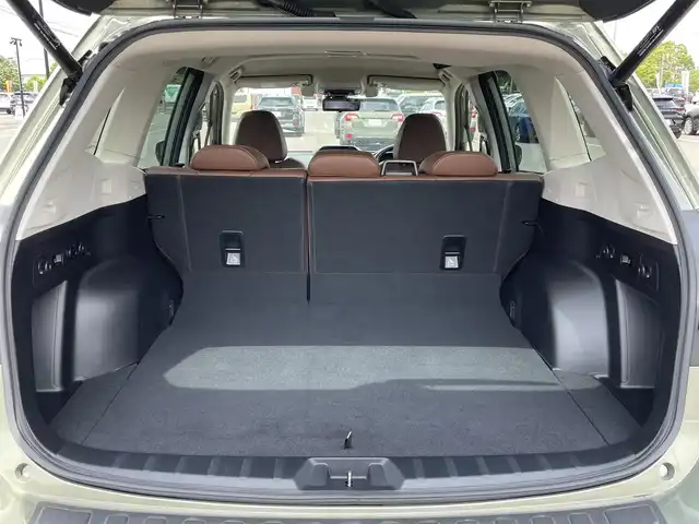 スバル フォレスター ハイブリッド アドバンス 道央・札幌 2021(令3)年 4.1万km ジャスパーグリーンM ４WD/純正ディーラーOPナビ/CD/DVD/BT/フルセグ/アイサイト/衝突被害軽減ブレーキ/横滑り防止装置/レーダークルーズコントロール/レーンキープアシスト/リヤパーキングセンサー/ブラインドスポットモニター/バック/サイド/フロントカメラ/ビルトインETC/ドライブレコーダー/SRH/XMODE/SI-DRIVE/パワーバックドア/前席パワーシート/D席メモリーシート/全席シートヒーター/レザーシート/革巻きステアリング/ステアリングリモコン/パドルシフト/ハンドルヒーター/デジタルインナーミラー/電動パーキング/オートブレーキホールド/プッシュスタート/スマートキー/LEDヘッドライト/オートライト/フォグランプ/電動格納ミラー/ヒーテッドドアミラー/ウィンカーミラー/ドアバイザー