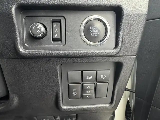 トヨタ ランドクルーザー プラド TX Lパッケージ 愛知県 2019(平31)年 7.2万km ホワイトパールクリスタルシャイン ワンオーナー/4WD/トヨタセーフティセンス/　　・プリクラッシュセーフティ/　　・レーンディバーチャーアラート/　　・レーントレーシングアシスト/　　・レーダークルーズコントロール/　　・オートマチックハイビーム/　　・ロードサインアシスト/　　・クリアランスソナー/TRDエアロセット/　　・フロントスポイラー/　　・リヤバンパースポイラー/アルパイン製9インチナビ/フルセグTV/バックカメラ/レザーシート/シートヒーター（前席）/エアシート（前席）/電動格納サードシート/LEDルームランプ/クリアランスソナー/取扱説明書/保証書