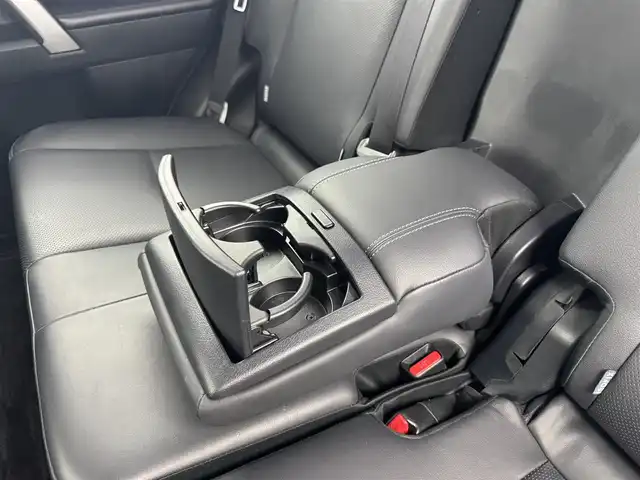 トヨタ ランドクルーザー プラド TX Lパッケージ 愛知県 2019(平31)年 7.2万km ホワイトパールクリスタルシャイン ワンオーナー/4WD/トヨタセーフティセンス/　　・プリクラッシュセーフティ/　　・レーンディバーチャーアラート/　　・レーントレーシングアシスト/　　・レーダークルーズコントロール/　　・オートマチックハイビーム/　　・ロードサインアシスト/　　・クリアランスソナー/TRDエアロセット/　　・フロントスポイラー/　　・リヤバンパースポイラー/アルパイン製9インチナビ/フルセグTV/バックカメラ/レザーシート/シートヒーター（前席）/エアシート（前席）/電動格納サードシート/LEDルームランプ/クリアランスソナー/取扱説明書/保証書