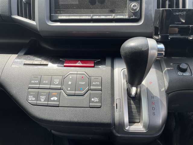 ホンダ ステップワゴン スパーダ Z インターナビセレ 埼玉県 2013(平25)年 12.1万km プレミアムスパークルブラックパール (株)IDOMが運営する【じしゃロン鳩ヶ谷店】の自社ローン専用車両になりますこちらは現金またはオートローンご利用時の価格です。自社ローンご希望の方は別途その旨お申付け下さい/Ｈｏｎｄａインターナビ/（CD/DVD）/フルセグＴＶ/バックカメラ/ビルドインＥＴＣ/両側パワースライドドア/クルーズコントロール/アイドリングストップ/純正アルミホイール/純正フロアマット
