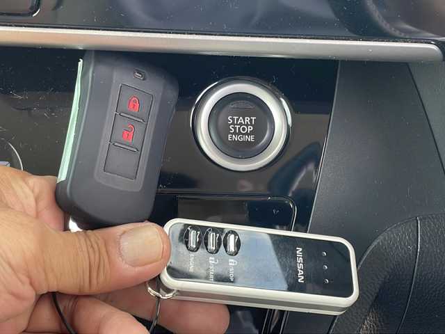 日産 デイズ ルークス ハイウェイスター Gターボ 道東・釧路十勝 2017(平29)年 5.2万km ブラック 4WD/純正メモリナビ　MM317D-W/　(AM/FM/CD/DVD/BT)/フルセグTV/両側パワースライドドア/社外フリップダウンモニター/スタッドレスタイヤAW(155/65R14)積み込み/衝突被害軽減ブレーキ/オートハイビーム/純正エンジンスターター/前後社外ドライブレコーダー/全方位カメラ/アイドリングストップ/運転席シートヒーター/クルーズコントロール/横滑り防止装置/LEDヘッドライト/フォグランプ/ステアリングスイッチ/レザー調シートカバー