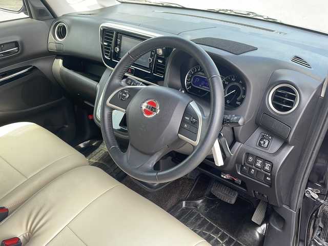 日産 デイズ ルークス ハイウェイスター Gターボ 道東・釧路十勝 2017(平29)年 5.2万km ブラック 4WD/純正メモリナビ　MM317D-W/　(AM/FM/CD/DVD/BT)/フルセグTV/両側パワースライドドア/社外フリップダウンモニター/スタッドレスタイヤAW(155/65R14)積み込み/衝突被害軽減ブレーキ/オートハイビーム/純正エンジンスターター/前後社外ドライブレコーダー/全方位カメラ/アイドリングストップ/運転席シートヒーター/クルーズコントロール/横滑り防止装置/LEDヘッドライト/フォグランプ/ステアリングスイッチ/レザー調シートカバー