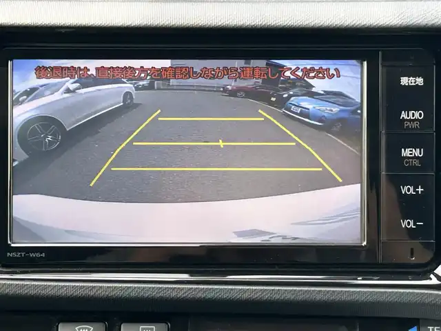 トヨタ アクア G G’s 兵庫県 2016(平28)年 5.1万km ライムホワイトパールクリスタルシャイン トヨタセーフティーセンス/純正SDナビ/フルセグTV/BTオーディオ/バックカメラ/ETC/クルーズコントロール/G’s専用シート/革巻きステアリング/純正フロアマット/純正アルミホイール/横滑り防止装置/衝突被害軽減システム/レーンキープアシスト