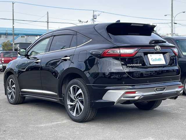 トヨタ ハリアー プレミアム 道東・釧路十勝 2018(平30)年 6.6万km ブラック 4WD/TRDフルエアロ/純正１２インチディスプレイオーディオ　/(フルセグTV/ＤＶＤ再生/Ｂｌｕｅｔｏｏｔｈ接続)　/サンルーフ　/ハーフレザーシート/前後ドライブレコーダー　/ＥＴＣ　/バック／サイドカメラ　/D席パワーシート/電動パーキングブレーキ　/レーダークルーズコントロール　/前後コーナーセンサー/レーンキープアシスト/プリクラッシュセーフティ/横滑り防止装置/アイドリングストップ/スマートキー/プッシュスタート/純正LEDヘッドライト/純正18インチアルミホイール/純正フロアマット