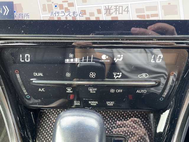 トヨタ ハリアー プレミアム 道東・釧路十勝 2018(平30)年 6.6万km ブラック 4WD/TRDフルエアロ/純正１２インチディスプレイオーディオ　/(フルセグTV/ＤＶＤ再生/Ｂｌｕｅｔｏｏｔｈ接続)　/サンルーフ　/ハーフレザーシート/前後ドライブレコーダー　/ＥＴＣ　/バック／サイドカメラ　/D席パワーシート/電動パーキングブレーキ　/レーダークルーズコントロール　/前後コーナーセンサー/レーンキープアシスト/プリクラッシュセーフティ/横滑り防止装置/アイドリングストップ/スマートキー/プッシュスタート/純正LEDヘッドライト/純正18インチアルミホイール/純正フロアマット