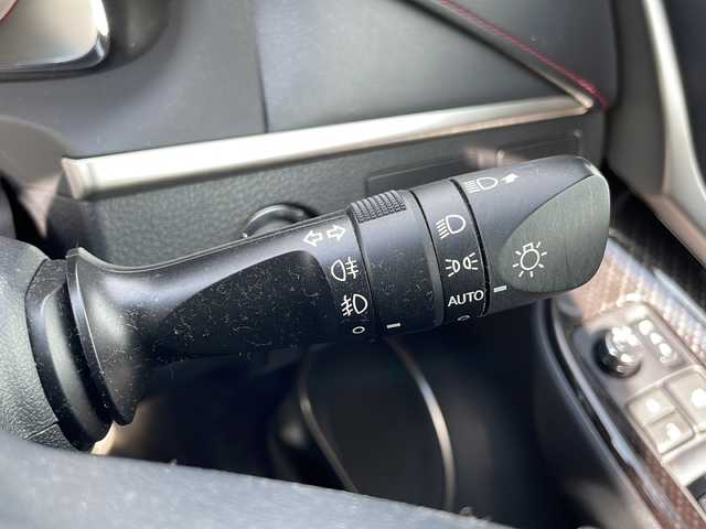 トヨタ ハリアー プレミアム 道東・釧路十勝 2018(平30)年 6.6万km ブラック 4WD/TRDフルエアロ/純正１２インチディスプレイオーディオ　/(フルセグTV/ＤＶＤ再生/Ｂｌｕｅｔｏｏｔｈ接続)　/サンルーフ　/ハーフレザーシート/前後ドライブレコーダー　/ＥＴＣ　/バック／サイドカメラ　/D席パワーシート/電動パーキングブレーキ　/レーダークルーズコントロール　/前後コーナーセンサー/レーンキープアシスト/プリクラッシュセーフティ/横滑り防止装置/アイドリングストップ/スマートキー/プッシュスタート/純正LEDヘッドライト/純正18インチアルミホイール/純正フロアマット