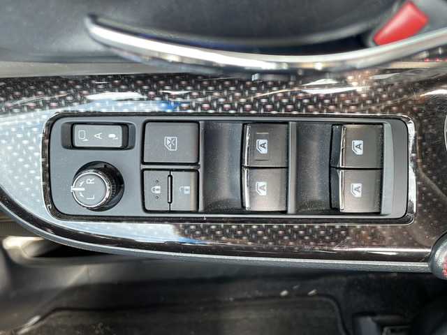 トヨタ ハリアー プレミアム 道東・釧路十勝 2018(平30)年 6.6万km ブラック 4WD/TRDフルエアロ/純正１２インチディスプレイオーディオ　/(フルセグTV/ＤＶＤ再生/Ｂｌｕｅｔｏｏｔｈ接続)　/サンルーフ　/ハーフレザーシート/前後ドライブレコーダー　/ＥＴＣ　/バック／サイドカメラ　/D席パワーシート/電動パーキングブレーキ　/レーダークルーズコントロール　/前後コーナーセンサー/レーンキープアシスト/プリクラッシュセーフティ/横滑り防止装置/アイドリングストップ/スマートキー/プッシュスタート/純正LEDヘッドライト/純正18インチアルミホイール/純正フロアマット