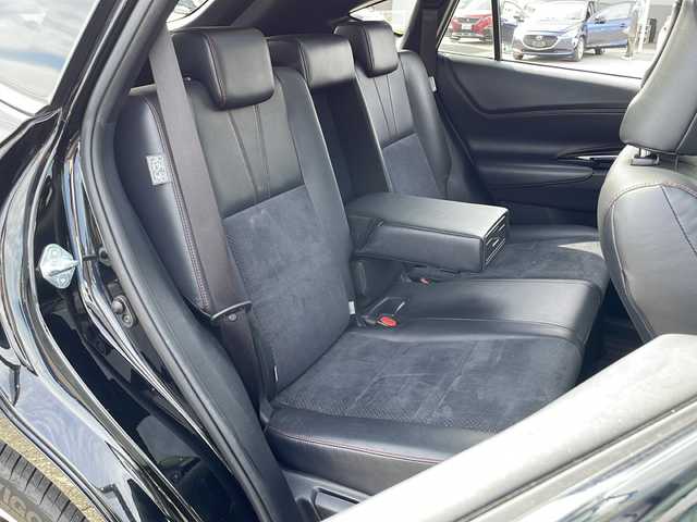 トヨタ ハリアー プレミアム 道東・釧路十勝 2018(平30)年 6.6万km ブラック 4WD/TRDフルエアロ/純正１２インチディスプレイオーディオ　/(フルセグTV/ＤＶＤ再生/Ｂｌｕｅｔｏｏｔｈ接続)　/サンルーフ　/ハーフレザーシート/前後ドライブレコーダー　/ＥＴＣ　/バック／サイドカメラ　/D席パワーシート/電動パーキングブレーキ　/レーダークルーズコントロール　/前後コーナーセンサー/レーンキープアシスト/プリクラッシュセーフティ/横滑り防止装置/アイドリングストップ/スマートキー/プッシュスタート/純正LEDヘッドライト/純正18インチアルミホイール/純正フロアマット