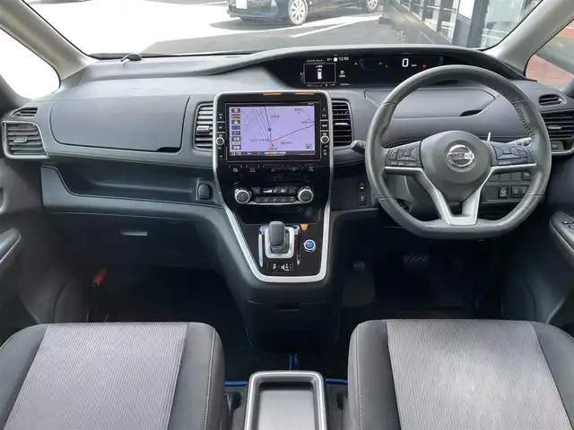 日産 セレナ e－パワー ハイウェイスター V 佐賀県 2019(令1)年 5.4万km ブリリアントホワイトパール 7人乗り/エマージェンシーブレーキ/クルーズコントロール/LDW/前後ソナー/パーキングアシスト/純正9型SDナビ/・アラウンドビューカメラ/・フルセグTV/BT/CD/DVD/後席モニター/両側パワースライドドア/純正15インチAW/純正ドラレコ(DJ4－D)/LEDヘッドライト/オートライト/ETC/プッシュスタート