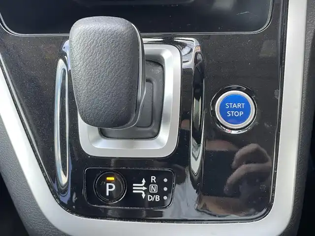 日産 セレナ e－パワー ハイウェイスター V 佐賀県 2019(令1)年 5.4万km ブリリアントホワイトパール 7人乗り/エマージェンシーブレーキ/クルーズコントロール/LDW/前後ソナー/パーキングアシスト/純正9型SDナビ/・アラウンドビューカメラ/・フルセグTV/BT/CD/DVD/後席モニター/両側パワースライドドア/純正15インチAW/純正ドラレコ(DJ4－D)/LEDヘッドライト/オートライト/ETC/プッシュスタート