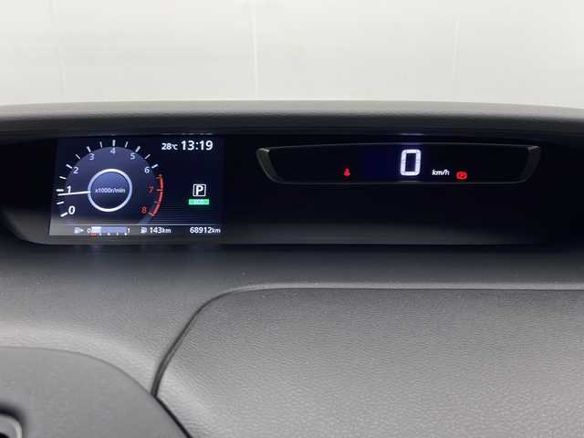 日産 セレナ ハイウェイスター Vセレクション 宮崎県 2018(平30)年 6.9万km ブリリアントホワイトパール 2トーン 禁煙車/エマージェンシーブレーキ/純正9型ナビTV/（MM517D-L/CD/DVD/Blu-ray/Bluetooth/フルセグTV)/純正リアフリップダウンモニター/純正ドライブレコーダー/純正ビルトインETC/純正LEDオートライト/純正フォグ/純正16インチアルミ/純正フロアマット/プロパイロット/アラウンドビューモニター/パーキングアシスト/ハンズフリー両側電動スライドドア/クリアランスソナー/電子パーキング/オートホールド/オートエアコン/本革巻ハンドル/インテリジェントキー/プッシュエンジンスタート/スペアキー/新車時保証書/取扱い説明書