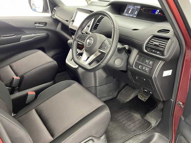 日産 セレナ ハイウェイスター Vセレクション 宮崎県 2018(平30)年 6.9万km ブリリアントホワイトパール 2トーン 禁煙車/エマージェンシーブレーキ/純正9型ナビTV/（MM517D-L/CD/DVD/Blu-ray/Bluetooth/フルセグTV)/純正リアフリップダウンモニター/純正ドライブレコーダー/純正ビルトインETC/純正LEDオートライト/純正フォグ/純正16インチアルミ/純正フロアマット/プロパイロット/アラウンドビューモニター/パーキングアシスト/ハンズフリー両側電動スライドドア/クリアランスソナー/電子パーキング/オートホールド/オートエアコン/本革巻ハンドル/インテリジェントキー/プッシュエンジンスタート/スペアキー/新車時保証書/取扱い説明書