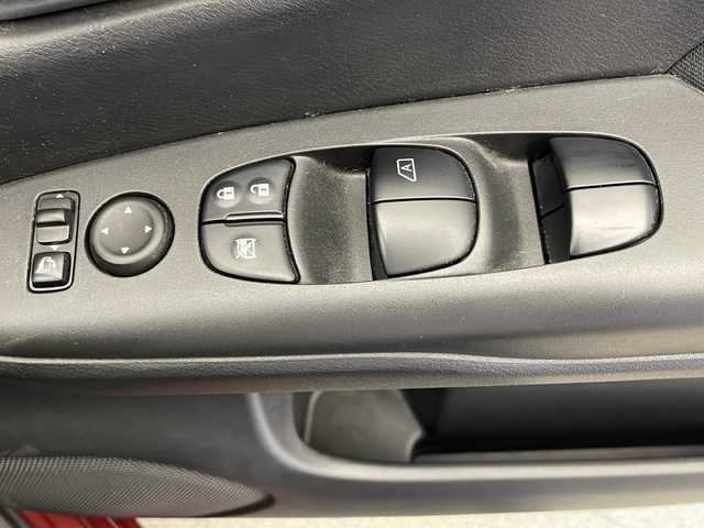 日産 セレナ ハイウェイスター Vセレクション 宮崎県 2018(平30)年 6.9万km ブリリアントホワイトパール 2トーン 禁煙車/エマージェンシーブレーキ/純正9型ナビTV/（MM517D-L/CD/DVD/Blu-ray/Bluetooth/フルセグTV)/純正リアフリップダウンモニター/純正ドライブレコーダー/純正ビルトインETC/純正LEDオートライト/純正フォグ/純正16インチアルミ/純正フロアマット/プロパイロット/アラウンドビューモニター/パーキングアシスト/ハンズフリー両側電動スライドドア/クリアランスソナー/電子パーキング/オートホールド/オートエアコン/本革巻ハンドル/インテリジェントキー/プッシュエンジンスタート/スペアキー/新車時保証書/取扱い説明書