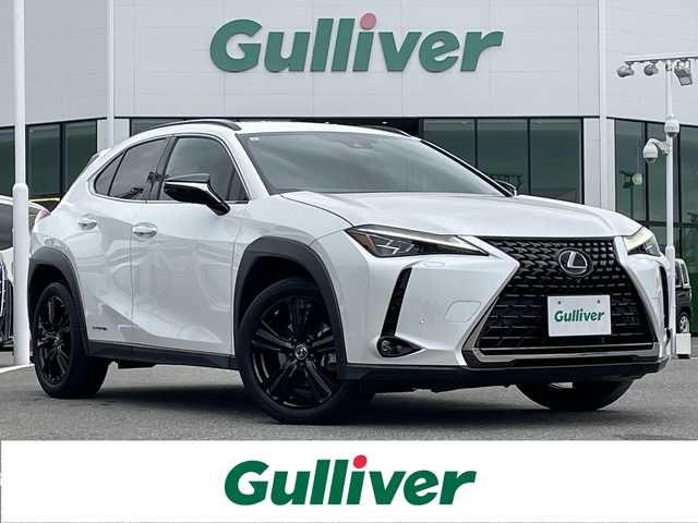 レクサス ＵＸ 250h アーバンエレガンス 佐賀県 2021(令3)年 3.9万km ソニッククォーツ 純正10.3インチメモリーナビゲーション/・フルセグTV/CD/DVD/SD/USB/Bluetooth/パノラミックビューモニター/ビルトインETC2.0/リバース連動ドアミラー/開度調整式パワーバックドア(予約ロック機能付)/電子パーキングブレーキ/・AUTO HOLD機能/DN席パワーシート(D席メモリー機能付)/シートヒーター/ISOFIX対応/パドルシフト/革巻きステアリング/ステアリングヒーター/ステアリングリモコン/純正18インチアルミホイール/純正LEDヘッドライト/・オートマチックハイビーム/純正LEDフォグランプ/新車保証書/スペアキー１本/カードキー１枚/Lexus Safety System +/・レーダークルーズコントロール/・レーントレーシングアシスト/・プリクラッシュセーフティ/・ブラインドスポットモニター/・パーキングサポートアラート/・先行車発進お知らせ機能/・ロードサインアシスト