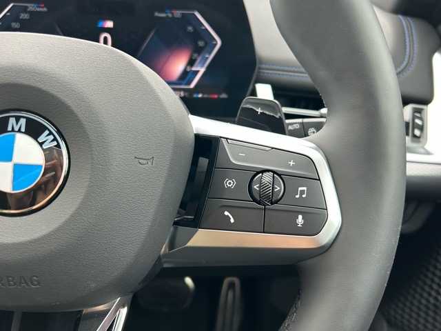 ＢＭＷ ＢＭＷ Ｘ１ xDrive 20d Mスポーツ 千葉県 2025(令7)年 0.1万km アルピンホワイトⅢ ４WD/純正ナビ/Bluetooth/ETC/アレクサ/電動リアゲート/前後ドライブレコーダー/前後コーナーセンサー/全周囲カメラ/バック/サイド/フロントカメラ/車内カメラ/置くだけ充電/ブラインドスポットモニター/レーン・キーピング・アシスト/アダプティブ・クルーズ・コントロール/アクティブ・ブラインド・スポット・ディテクション/前車接近警告機能/後方クロス・トラフィック・ウォーニング/パーキング・アシスタント/ダイナミック・スタビリティ・コントロール/オートマチックハイビーム/ウィンカーミラー/ステアリングスイッチ/プッシュスタート/スマートキー/スペアキー１本/LEDヘッドライト/純正アルミホイール