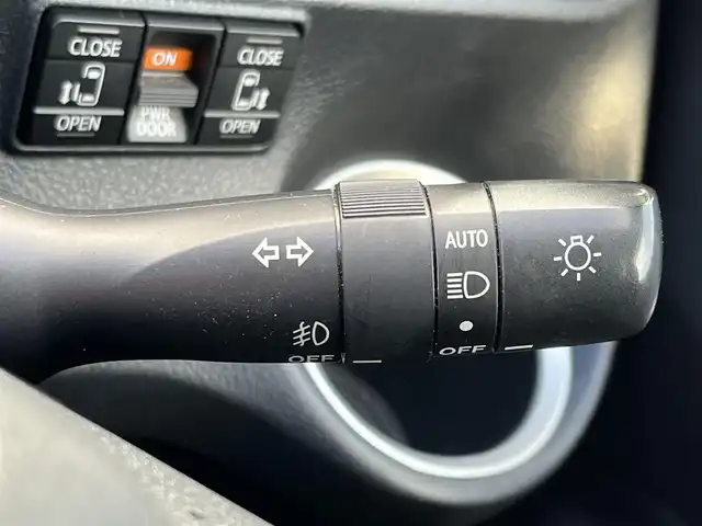 トヨタ シエンタ ハイブリッド G クエロ 奈良県 2020(令2)年 5.3万km ブラックマイカ モデリスタフロントエアロ/純正ナビ（NSZT-W68T）/（フルセグ/BT/CD/DVD）/クルーズコントロール/アラウンドビューーモニター/後方コーナーセンサー/プリクラッシュセーフティ/レーンキープアシスト/両側パワースライドドア/前席シートヒーター/ステアリングヒーター/ETC/純正ホイールキャップ/スペアキーX1