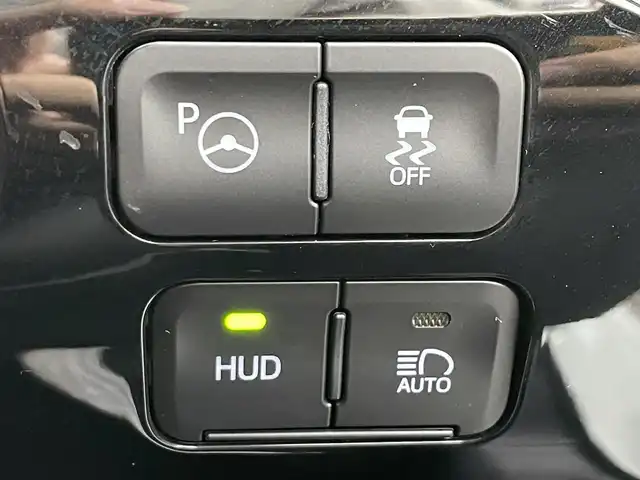 トヨタ プリウス ＰＨＶ A プレミアム 滋賀県 2021(令3)年 5.2万km プラチナホワイトパールマイカ ワンオーナー/モデリスタエアロ/モデリスタ1８インチAW/純正８型ディスプレイ/・Bluetooth/ミラキャスト/パノラミックビューモニター/ステアリングリモコン/AC100V/パーキングアシスト/ETC/前方ドライブレコーダー/レーダクルーズコントロール/置くだけスマホ充電/運転席パワーシート/前席シートヒーター/ベンチレーション/トヨタセーフティセンス/・レーントレーシングアシスト/・プリクラッシュセーフティ/・パーキングサポートブレーキ/・ブラインドスポットモニター/・ロードサインアシスト/・先行車発進お知らせ/ヘッドアップディスプレイ/LEDオートライト/フォグライト/オートハイビーム/充電ケーブル/インテリアイルミネーション/ドライブサポートイルミネーション/スマートキー