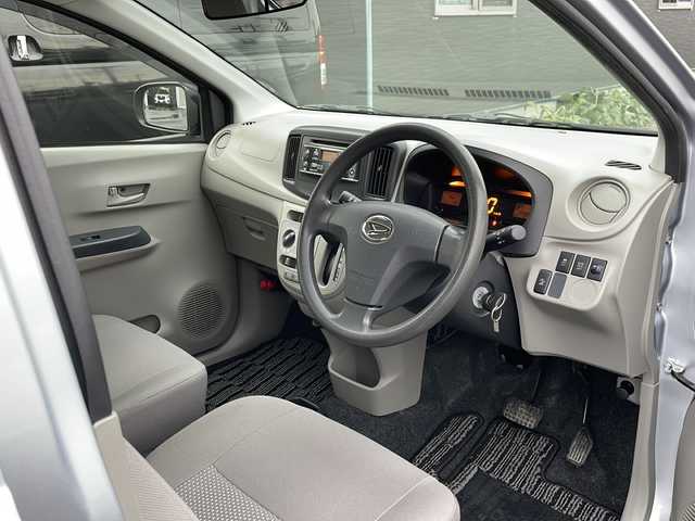 ダイハツ ミラ イース Lf SA 道北・旭川 2016(平28)年 1.4万km ブライトシルバーメタリック /4WD//禁煙//ワンオーナー//純正オーディオ/（CD・AUX）//アイドリングストップ//衝突軽減ブレーキ//横滑り防止装置//キーレスキー//ドアバイザー//純正フロアマット//ヘッドライトレベライザー//保証書//取説