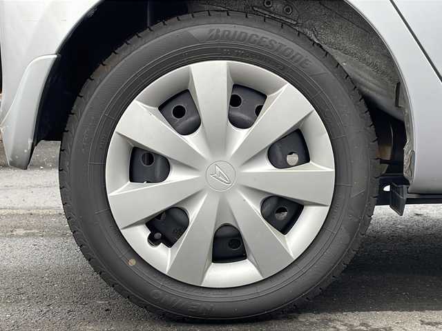 ダイハツ ミラ イース Lf SA 道北・旭川 2016(平28)年 1.4万km ブライトシルバーメタリック /4WD//禁煙//ワンオーナー//純正オーディオ/（CD・AUX）//アイドリングストップ//衝突軽減ブレーキ//横滑り防止装置//キーレスキー//ドアバイザー//純正フロアマット//ヘッドライトレベライザー//保証書//取説