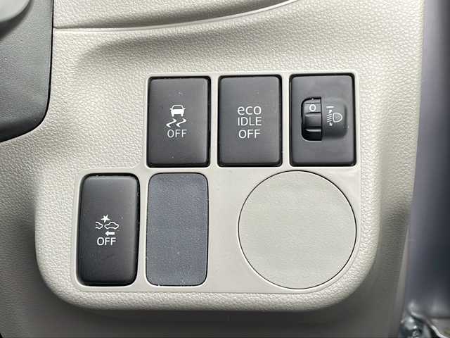 ダイハツ ミラ イース Lf SA 道北・旭川 2016(平28)年 1.4万km ブライトシルバーメタリック /4WD//禁煙//ワンオーナー//純正オーディオ/（CD・AUX）//アイドリングストップ//衝突軽減ブレーキ//横滑り防止装置//キーレスキー//ドアバイザー//純正フロアマット//ヘッドライトレベライザー//保証書//取説