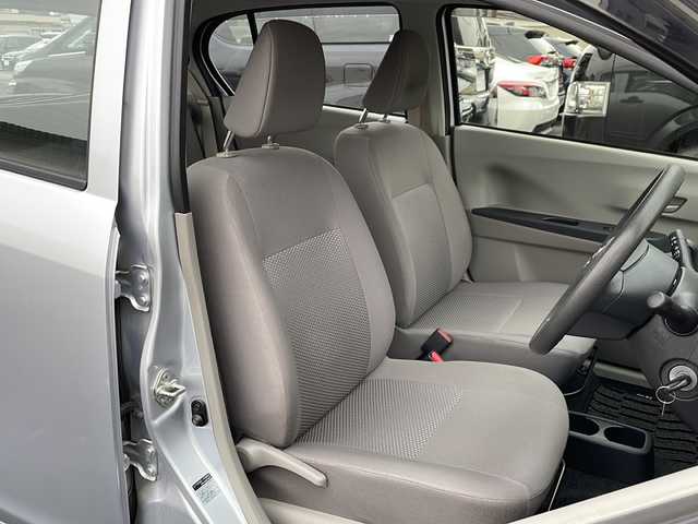 ダイハツ ミラ イース Lf SA 道北・旭川 2016(平28)年 1.4万km ブライトシルバーメタリック /4WD//禁煙//ワンオーナー//純正オーディオ/（CD・AUX）//アイドリングストップ//衝突軽減ブレーキ//横滑り防止装置//キーレスキー//ドアバイザー//純正フロアマット//ヘッドライトレベライザー//保証書//取説