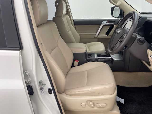 トヨタ ランドクルーザー プラド TX Lパッケージ 兵庫県 2023(令5)年 1.9万km ホワイトパールクリスタルシャイン 純正SDナビ(CD/DVD/SD/Bluetooth/フルセグTV)/サンルーフ/レザーシート/パワーシート/シートヒーター/前後ドライブレコーダー/純正19インチアルミホイール/コーナーセンサー/LEDヘッドライト/LEDフォグランプ/ルーフレール/社外フロアマット/バックカメラ/フロントカメラ/ビルトインETC/オートハイビーム/PCS/4WD/スペアキー