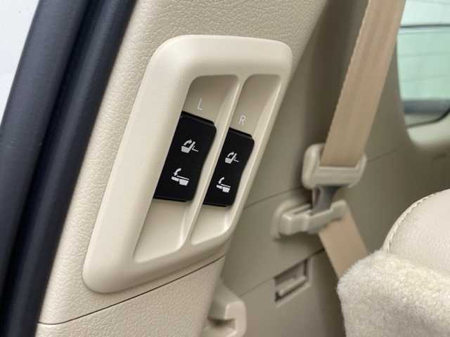 トヨタ ランドクルーザー プラド TX Lパッケージ 兵庫県 2023(令5)年 1.9万km ホワイトパールクリスタルシャイン 純正SDナビ(CD/DVD/SD/Bluetooth/フルセグTV)/サンルーフ/レザーシート/パワーシート/シートヒーター/前後ドライブレコーダー/純正19インチアルミホイール/コーナーセンサー/LEDヘッドライト/LEDフォグランプ/ルーフレール/社外フロアマット/バックカメラ/フロントカメラ/ビルトインETC/オートハイビーム/PCS/4WD/スペアキー