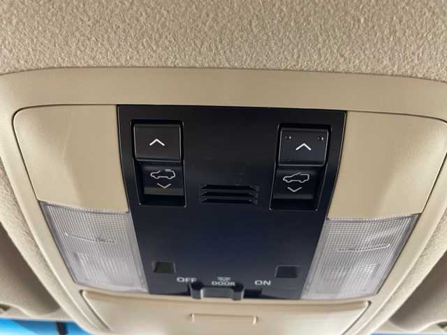 トヨタ ランドクルーザー プラド TX Lパッケージ 兵庫県 2023(令5)年 1.9万km ホワイトパールクリスタルシャイン 純正SDナビ(CD/DVD/SD/Bluetooth/フルセグTV)/サンルーフ/レザーシート/パワーシート/シートヒーター/前後ドライブレコーダー/純正19インチアルミホイール/コーナーセンサー/LEDヘッドライト/LEDフォグランプ/ルーフレール/社外フロアマット/バックカメラ/フロントカメラ/ビルトインETC/オートハイビーム/PCS/4WD/スペアキー