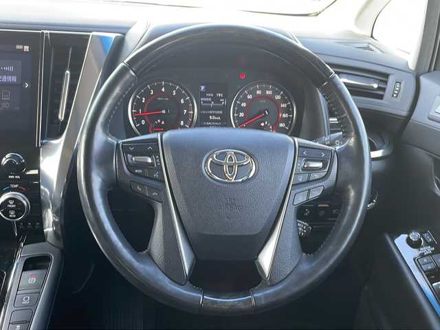 トヨタ アルファード S Cパッケージ 福岡県 2020(令2)年 2.6万km ホワイトパールクリスタルシャイン 純正メーカーナビ/（フルセグTV/CD/DVD/USB/BT/AM/FM/SD)/全方位カメラ/バックカメラ/サンルーフ/純正13.3インチフリップダウンモニター/JBLサウンド/デジタルインナーミラー/BSM/RSA/パワーバックドア/両側パワースライドドア/シートヒーター/エアシート/ステアリングヒーター/パワーシート/シートメモリ機能/電動パーキングブレーキ/HOLDボタン/クリアランスソナー/プリクラッシュ/横滑り防止装置/車線逸脱警報/オートマチックハイビーム/置くだけ充電/フォグランプ/ルームランプ/後席サンシェード/前方ドライブレコーダー/ETC2.0/レーダークルーズコントロール/LEDヘッドライト/純正18インチホイール