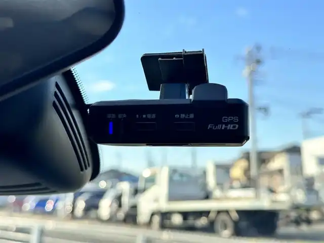 日産 セレナ ハイウェイスター Vセレクション 宮城県 2018(平30)年 10万km マルーンレッド 2トーン セーフティパックA/＝＝＝/エマージェンシーブレーキ/車線逸脱警報/標識検知機能/コーナーセンサー/純正フリップダウンモニター/純正9インチナビ（MM517D-L）/・CD/DVD/・Blu-ray/・Bluetooth/・フルセグTV/ビルトインETC/ドライブレコーダー/ハンズフリー両側パワースライドドア/革巻きステアリング/ステアリングスイッチ/LEDヘッドランプ/フォグランプ/オートライト/スマートキー＆プッシュスタート/スペアキー1本/エンジンスターター/電動格納ミラー/純正16インチAW/純正フロアマット/ドアバイザー