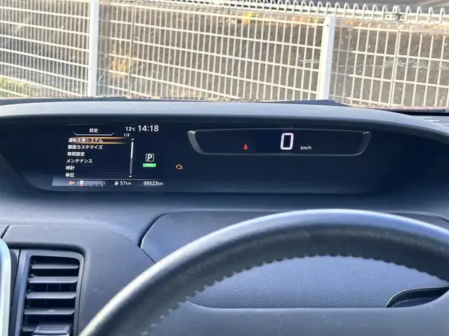 日産 セレナ ハイウェイスター Vセレクション 宮城県 2018(平30)年 10万km マルーンレッド 2トーン セーフティパックA/＝＝＝/エマージェンシーブレーキ/車線逸脱警報/標識検知機能/コーナーセンサー/純正フリップダウンモニター/純正9インチナビ（MM517D-L）/・CD/DVD/・Blu-ray/・Bluetooth/・フルセグTV/ビルトインETC/ドライブレコーダー/ハンズフリー両側パワースライドドア/革巻きステアリング/ステアリングスイッチ/LEDヘッドランプ/フォグランプ/オートライト/スマートキー＆プッシュスタート/スペアキー1本/エンジンスターター/電動格納ミラー/純正16インチAW/純正フロアマット/ドアバイザー