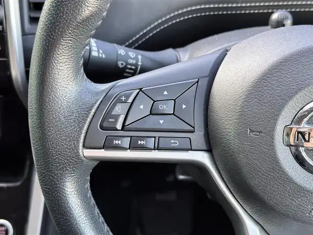 日産 セレナ ハイウェイスター Vセレクション 宮城県 2018(平30)年 10万km マルーンレッド 2トーン セーフティパックA/＝＝＝/エマージェンシーブレーキ/車線逸脱警報/標識検知機能/コーナーセンサー/純正フリップダウンモニター/純正9インチナビ（MM517D-L）/・CD/DVD/・Blu-ray/・Bluetooth/・フルセグTV/ビルトインETC/ドライブレコーダー/ハンズフリー両側パワースライドドア/革巻きステアリング/ステアリングスイッチ/LEDヘッドランプ/フォグランプ/オートライト/スマートキー＆プッシュスタート/スペアキー1本/エンジンスターター/電動格納ミラー/純正16インチAW/純正フロアマット/ドアバイザー