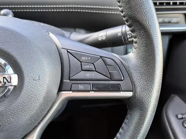 日産 セレナ ハイウェイスター Vセレクション 宮城県 2018(平30)年 10万km マルーンレッド 2トーン セーフティパックA/＝＝＝/エマージェンシーブレーキ/車線逸脱警報/標識検知機能/コーナーセンサー/純正フリップダウンモニター/純正9インチナビ（MM517D-L）/・CD/DVD/・Blu-ray/・Bluetooth/・フルセグTV/ビルトインETC/ドライブレコーダー/ハンズフリー両側パワースライドドア/革巻きステアリング/ステアリングスイッチ/LEDヘッドランプ/フォグランプ/オートライト/スマートキー＆プッシュスタート/スペアキー1本/エンジンスターター/電動格納ミラー/純正16インチAW/純正フロアマット/ドアバイザー