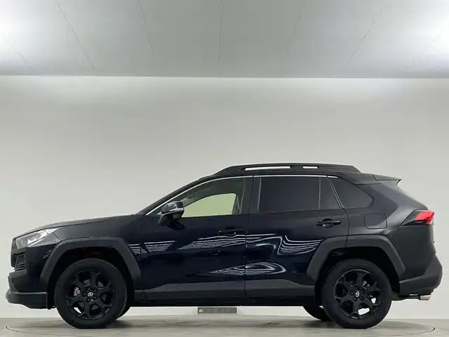 トヨタ ＲＡＶ４ アドベンチャー オフロードPKG 埼玉県 2021(令3)年 4万km アティチュードブラックマイカ 純正9型DA Bカメラ 追従走行 BSM ETC オートハイビーム コーナーセンサー ダウンヒルアシストコントロール 衝突軽減システム レザーシート パワーシート フルセグ スペアキー