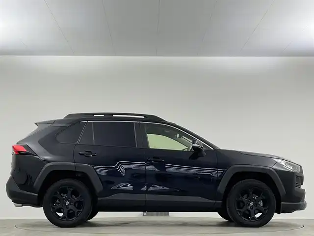 トヨタ ＲＡＶ４ アドベンチャー オフロードPKG 埼玉県 2021(令3)年 4万km アティチュードブラックマイカ 純正9型DA Bカメラ 追従走行 BSM ETC オートハイビーム コーナーセンサー ダウンヒルアシストコントロール 衝突軽減システム レザーシート パワーシート フルセグ スペアキー