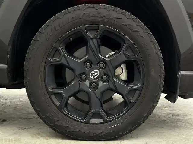 トヨタ ＲＡＶ４ アドベンチャー オフロードPKG 埼玉県 2021(令3)年 4万km アティチュードブラックマイカ 純正9型DA Bカメラ 追従走行 BSM ETC オートハイビーム コーナーセンサー ダウンヒルアシストコントロール 衝突軽減システム レザーシート パワーシート フルセグ スペアキー