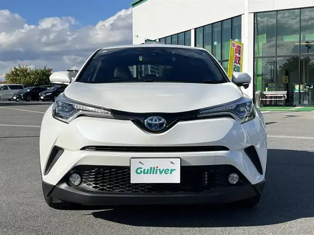 トヨタ Ｃ－ＨＲ G 奈良県 2017(平29)年 5.6万km ホワイトパールクリスタルシャイン 純正９インチナビ（NSZT-Y66T）/（フルセグ／ＢＴ／ＣＤ／ＤＶＤ）/レーダークルーズコントロール/バックカメラ/ブラインドスポットモニター/前後コーナーセンサー/プリクラッシュセーフティ/レーンキープアシスト/ハーフレザーシート/前席シートヒーター/前方ドライブレコーダー/ＥＴＣ/LEDヘッドライト/純正18インチＡＷ