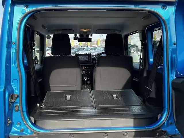 スズキ ジムニー XC 道央・札幌 2024(令6)年 1.7万km ブリスクブルーM ４WD/社外メモリーナビ/AM/FM/BT/SD/CD/ワンセグ/衝突被害軽減ブレーキ/横滑り防止装置/クルーズコントロール/ダウンヒルアシストコントロール/レーンキープアシスト/クリアランスソナー/バックカメラ/ETC/ドライブレコーダー/アイドリングストップ/前席シートヒーター/革巻きステアリング/ステアリングリモコン/プッシュスタート/スマートキー/LEDヘッドライト/オートライト/オートマチックハイビーム/フォグランプ/電動格納ミラー/ウィンカーミラー/社外フロアマット/スペアキー/レンタカー登録