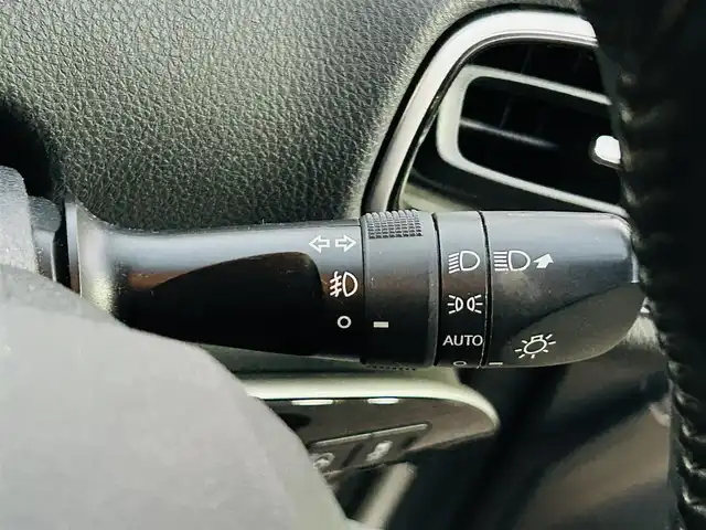 トヨタ プリウス A 岡山県 2016(平28)年 13.1万km ホワイトパールクリスタルシャイン (株)IDOMが運営する【じしゃロン岡山店】の自社ローン対象車両になります。こちらは現金ご利用時の価格です。自社ローンご希望の方は別途その旨お申付け下さい。/＊フルセグテレビ/＊バックカメラ/＊アイドリングストップ/＊クルーズコントロール/＊プッシュスタート/＊ETC/＊スマートキー/＊スペアキー/＊純正ナビ