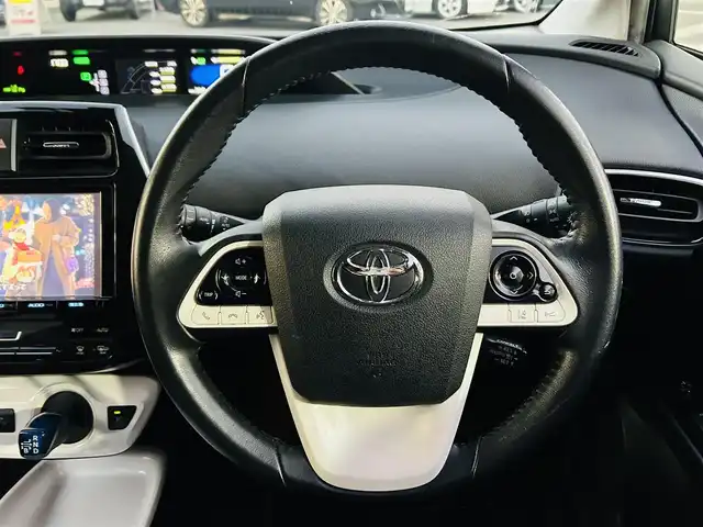 トヨタ プリウス A 岡山県 2016(平28)年 13.1万km ホワイトパールクリスタルシャイン (株)IDOMが運営する【じしゃロン岡山店】の自社ローン対象車両になります。こちらは現金ご利用時の価格です。自社ローンご希望の方は別途その旨お申付け下さい。/＊フルセグテレビ/＊バックカメラ/＊アイドリングストップ/＊クルーズコントロール/＊プッシュスタート/＊ETC/＊スマートキー/＊スペアキー/＊純正ナビ