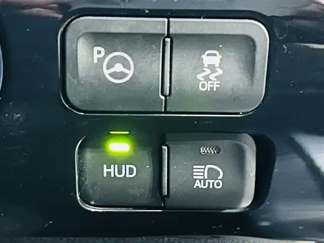 トヨタ プリウス A 岡山県 2016(平28)年 13.1万km ホワイトパールクリスタルシャイン (株)IDOMが運営する【じしゃロン岡山店】の自社ローン対象車両になります。こちらは現金ご利用時の価格です。自社ローンご希望の方は別途その旨お申付け下さい。/＊フルセグテレビ/＊バックカメラ/＊アイドリングストップ/＊クルーズコントロール/＊プッシュスタート/＊ETC/＊スマートキー/＊スペアキー/＊純正ナビ