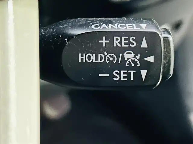 トヨタ プリウス A 岡山県 2016(平28)年 13.1万km ホワイトパールクリスタルシャイン (株)IDOMが運営する【じしゃロン岡山店】の自社ローン対象車両になります。こちらは現金ご利用時の価格です。自社ローンご希望の方は別途その旨お申付け下さい。/＊フルセグテレビ/＊バックカメラ/＊アイドリングストップ/＊クルーズコントロール/＊プッシュスタート/＊ETC/＊スマートキー/＊スペアキー/＊純正ナビ