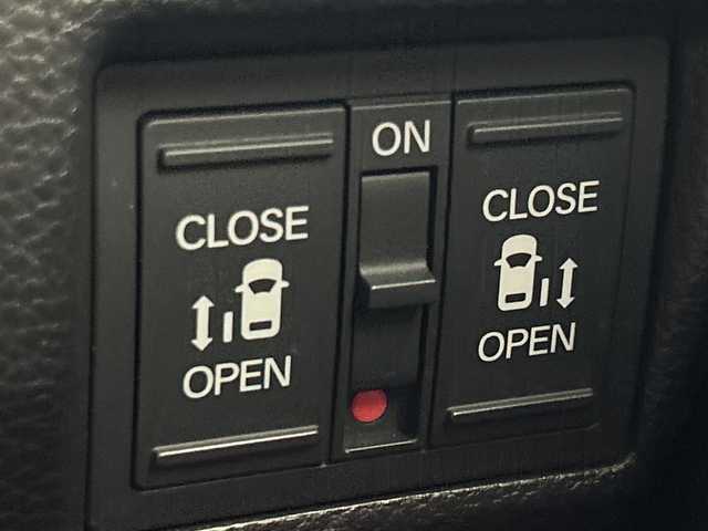 ホンダ Ｎ ＢＯＸ カスタム L 三重県 2022(令4)年 1.1万km プラチナホワイトパール /禁煙車//純正ナビ/・フルセグ・Bluetooth・CD・DVD・SD//バックカメラ//両側パワースライドドア//前席シートヒーター//アダプティブクルーズコントロール//ホンダセンシング//衝突軽減ブレーキ//車線維持支援システム//オートハイビーム//前後ドライブレコーダー//LEDヘッドライト//オートライト//ステアリングスイッチ