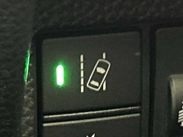 ホンダ Ｎ ＢＯＸ カスタム L 三重県 2022(令4)年 1.1万km プラチナホワイトパール /禁煙車//純正ナビ/・フルセグ・Bluetooth・CD・DVD・SD//バックカメラ//両側パワースライドドア//前席シートヒーター//アダプティブクルーズコントロール//ホンダセンシング//衝突軽減ブレーキ//車線維持支援システム//オートハイビーム//前後ドライブレコーダー//LEDヘッドライト//オートライト//ステアリングスイッチ