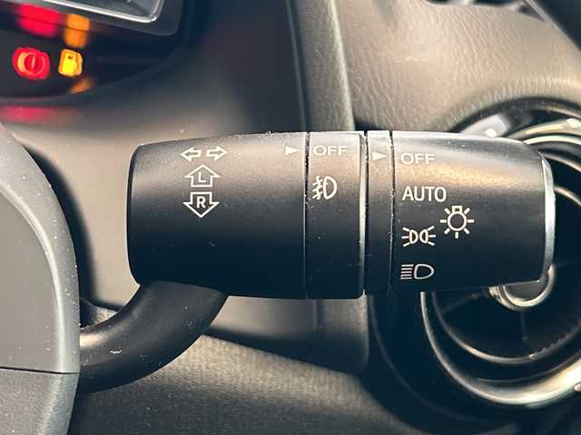 マツダ デミオ XD ツーリング 岐阜県 2015(平27)年 4.1万km ブルーリフレックスマイカ 純正SDナビ/DVD再生/Bluetooth/USB入力端子/フルセグTV/バックモニター/クルーズコントロール/ブラインドスポットモニター/コーナーセンサー前後/ETC/プッシュスタート/スマートキー/ドアバイザー/アイドリングストップ/パドルシフト/前後ドライブレコーダー/純正マット/純正アルミホイール/オートライト/LEDヘッドライト