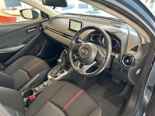 マツダ デミオ XD ツーリング 岐阜県 2015(平27)年 4.1万km ブルーリフレックスマイカ 純正SDナビ/DVD再生/Bluetooth/USB入力端子/フルセグTV/バックモニター/クルーズコントロール/ブラインドスポットモニター/コーナーセンサー前後/ETC/プッシュスタート/スマートキー/ドアバイザー/アイドリングストップ/パドルシフト/前後ドライブレコーダー/純正マット/純正アルミホイール/オートライト/LEDヘッドライト